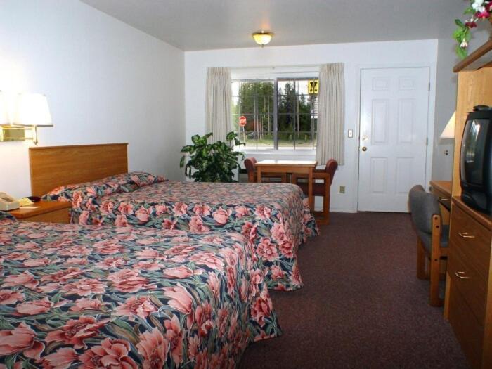 Dude & Roundup Motel West Yellowstone Szoba fotó