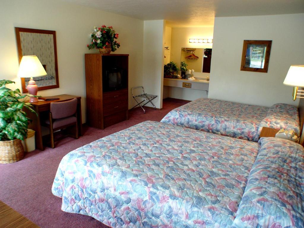 Dude & Roundup Motel West Yellowstone Szoba fotó